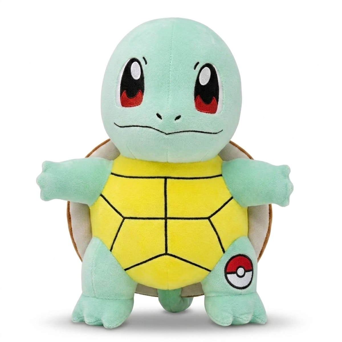 Peluche Carapuce avec badge prouvant l'authenticité du produit.