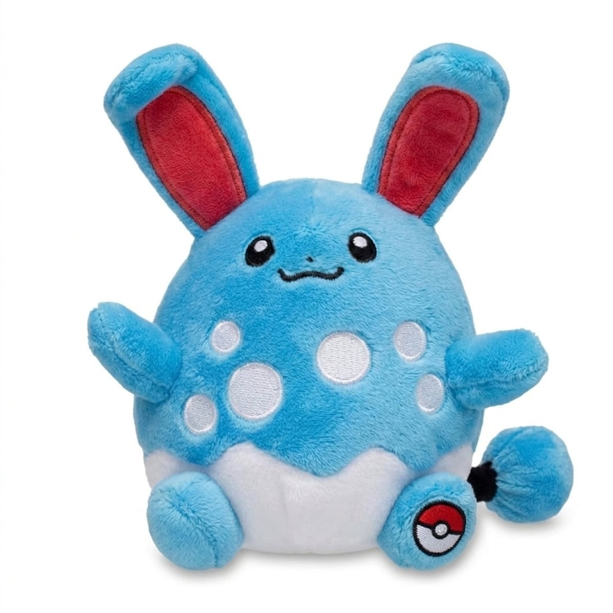Peluche Azumarill avec badge prouvant l'authenticité du produit.